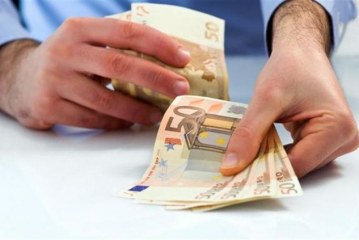 Επίδομα €500-1.000 για οικογένειες με εισόδημα έως 10.000 ευρώ