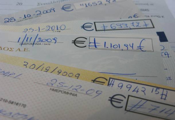 Σημάδια μείωσης στην ελληνική αγορά σε ακάλυπτες και σφραγισμένες επιταγές