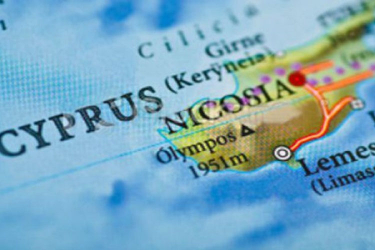 Η Κύπρος ως διέξοδος στη φορολογική μέγγενη της Ελλάδος